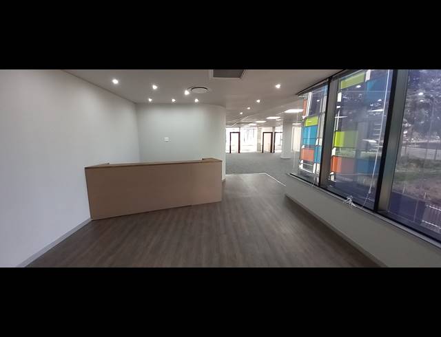 412M² OFFICE TO LET IN BRYANSTON